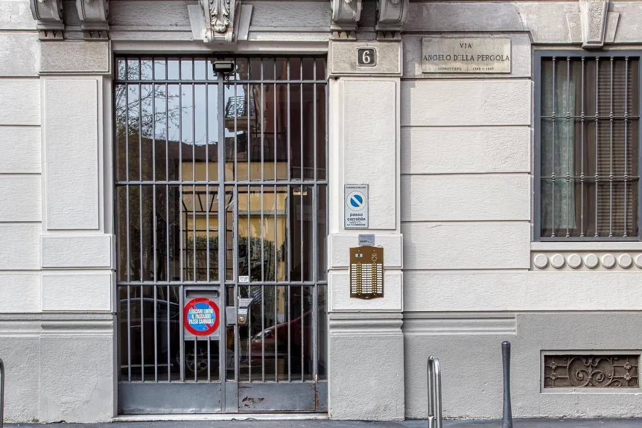 Joivy Classic Flat With Balcony Apartment Milan