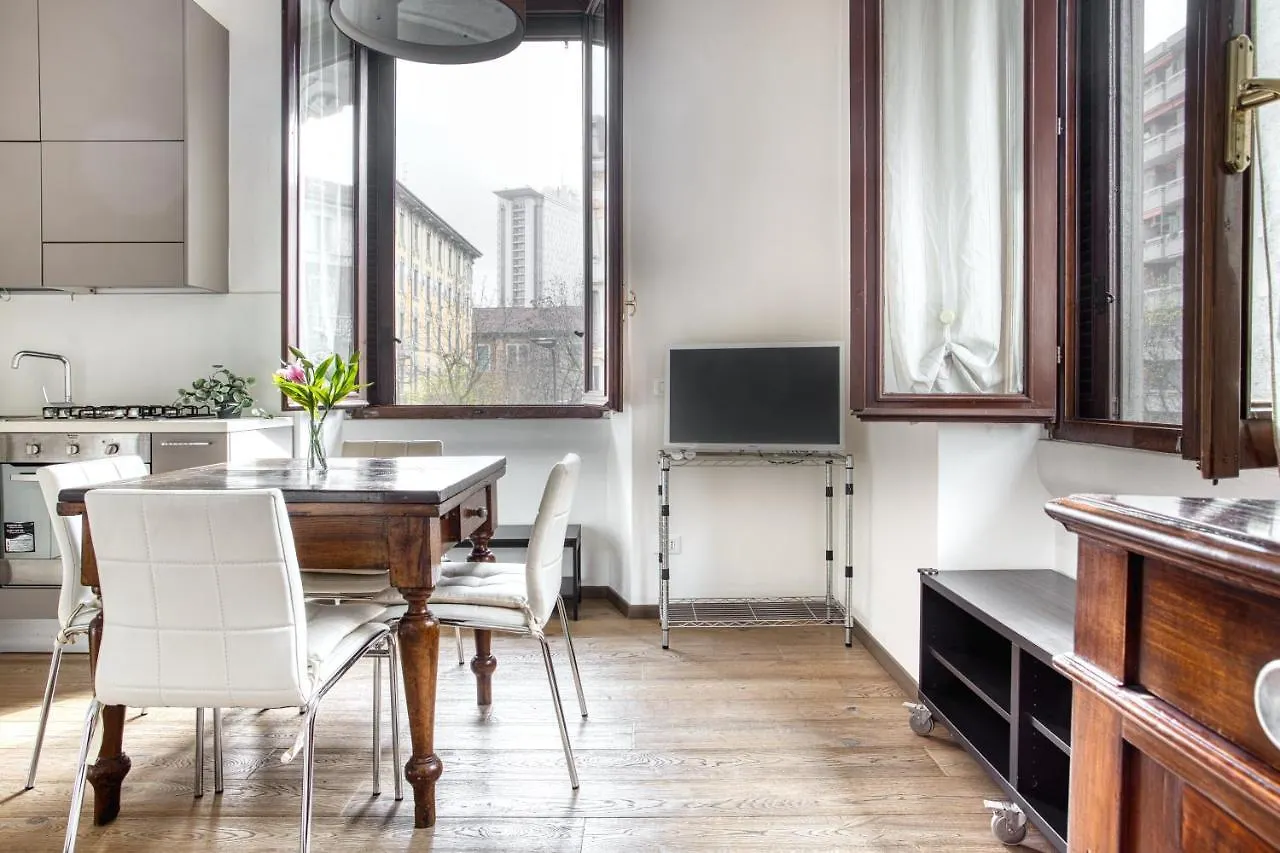 Joivy Classic Flat With Balcony Apartment Milan 0*,  Italy