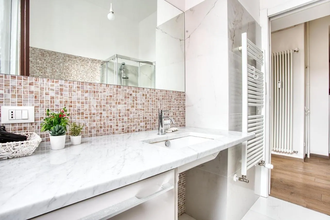 Joivy Classic Flat With Balcony Apartment Milan 0*,