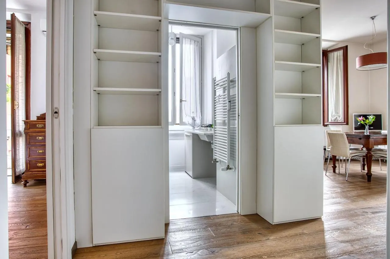Joivy Classic Flat With Balcony Apartment Milan 0*,