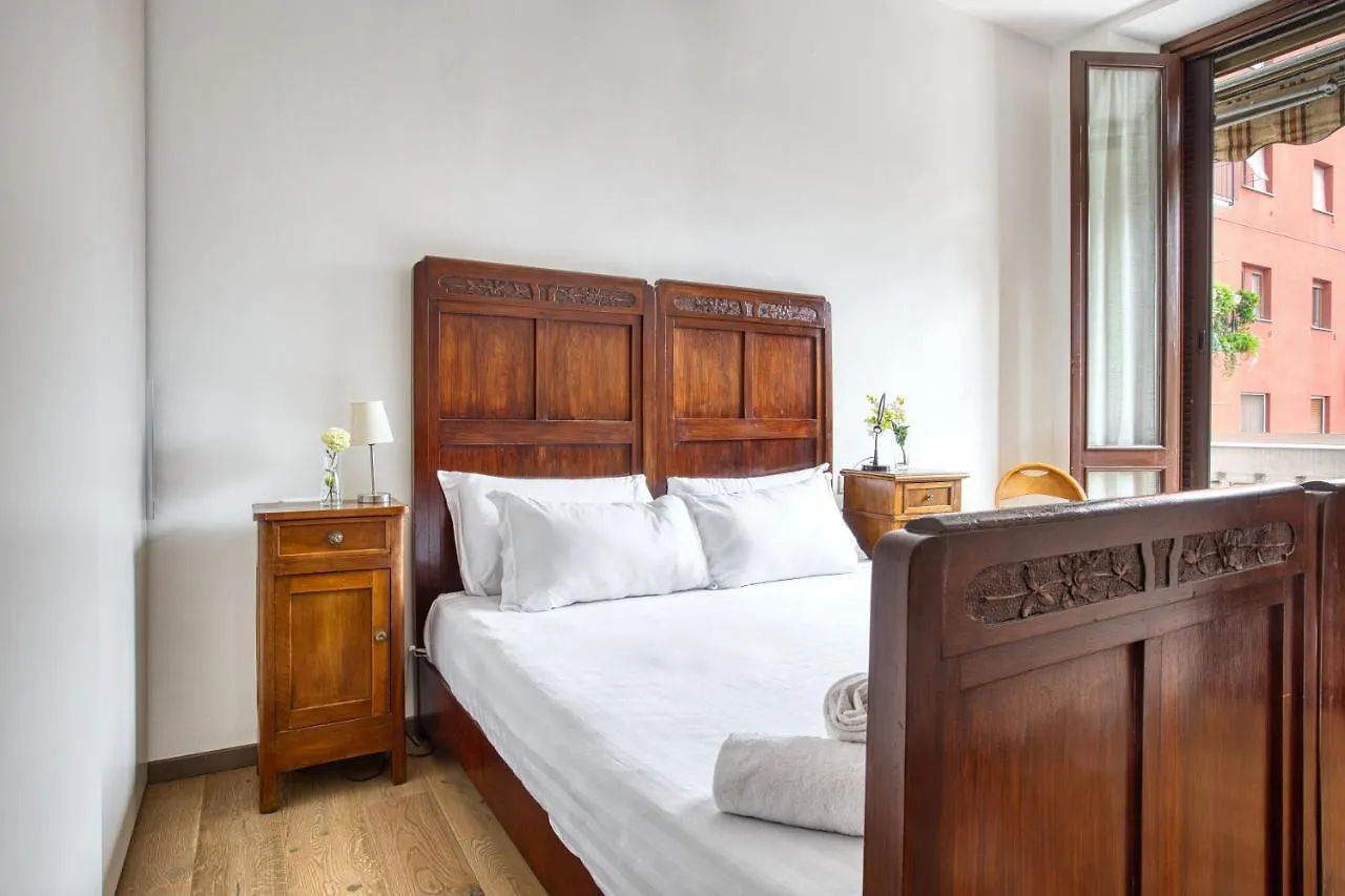 Joivy Classic Flat With Balcony Apartment Milan 0*,  Italy