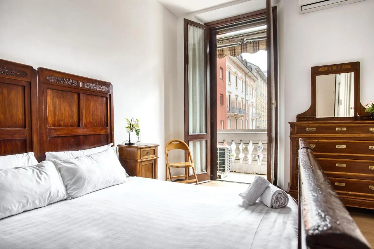 Joivy Classic Flat With Balcony Apartment Milan