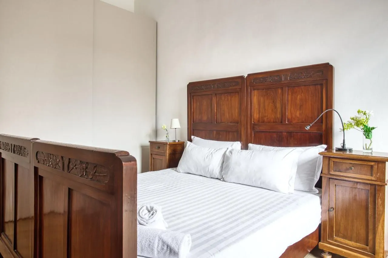 Joivy Classic Flat With Balcony Apartment Milan Italy
